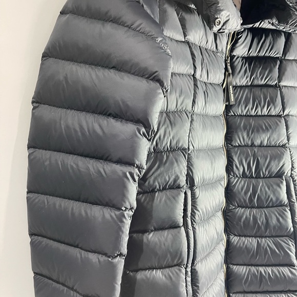 BNWT Woolrich light puffer hoodie Small black - Picture 3 of 12